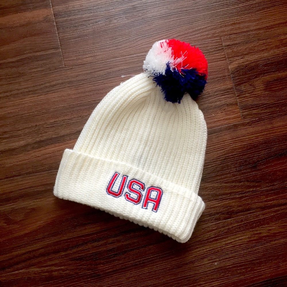 NEW American Eagle Outfitters Classic USA Knit Pom Beanie AEO Unisex O/S